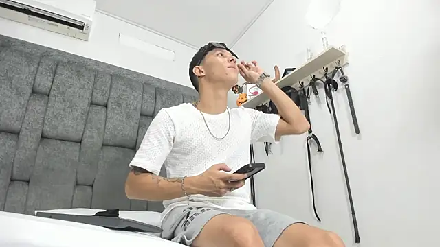 ZafiroAndFlynn online show from 30, 11, 2025