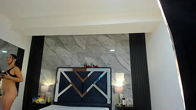 VioletRose as online show from 13, 9, 2025