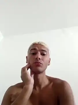 Snapshot of zyonboy1 chatting on 6, 1, 2026 zyonboy1 online show from 6, 1, 2026