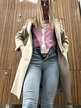 KaseyQuinn  online show from 21, 11, 2025