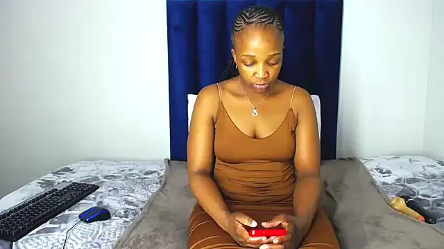 Snapshot of Pinkdollyg chatting on 2, 11, 2025 Pinkdollyg online show from 2, 11, 2025