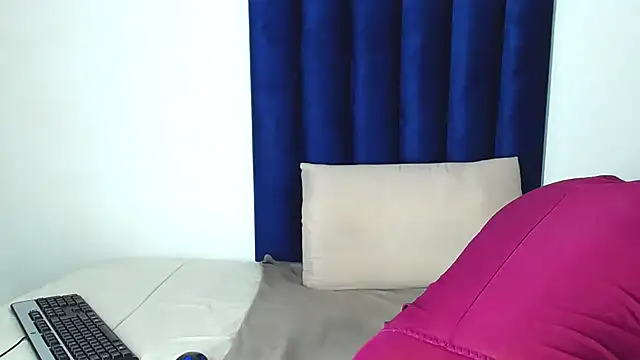 Snapshot of Pinkdollyg chatting on 2, 12, 2025 Pinkdollyg online show from 2, 12, 2025