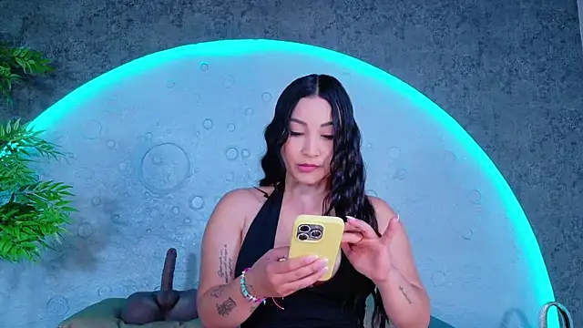 ReinaChloe online show from 1, 7, 2026