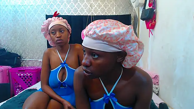 LonelyQueenxx25 online show from 28, 11, 2025