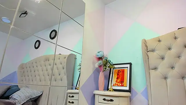 ZaharaSkylar online show from 1, 12, 2025