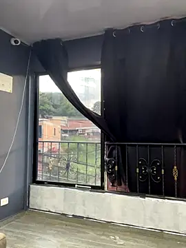 Snapshot of Damartinez27 chatting on 15, 9, 2025 Damartinez27 online show from 15, 9, 2025