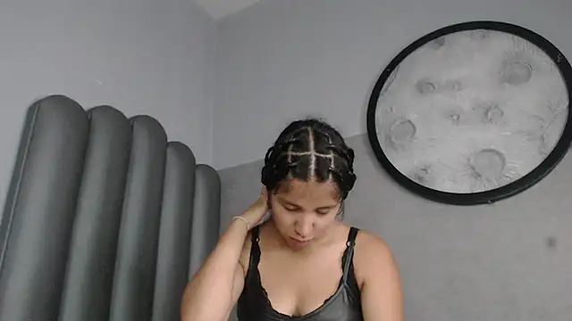 Lucy-23 online show from 19, 4, 2026