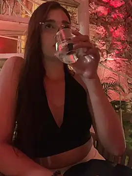 samaantha lux online show from 27, 2, 2026