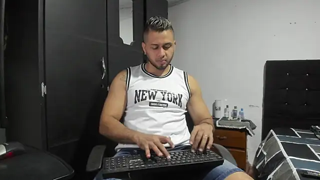 Snapshot of Ryan_xc1 chatting on 22, 6, 2026 Ryan xc1 online show from 22, 6, 2026