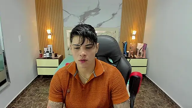 KAROLLJONES1 online show from 9, 10, 2025