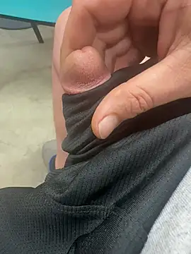 jamesliddick38 online show from 17, 4, 2026