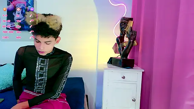 Room 69x online show from 6, 10, 2025