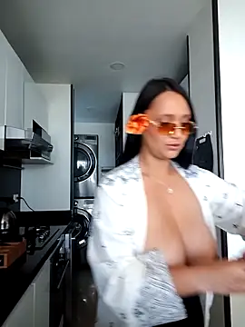 Esmeralda333 online show from 3, 10, 2025