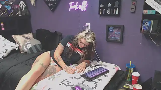 oddywithabody online show from 24, 10, 2025