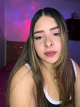 Snapshot of Nahomy_cm chatting on 5, 7, 2026 Nahomy cm online show from 5, 7, 2026