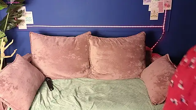 Jesica mooon online show from 10, 10, 2025