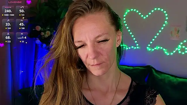 Jesica mooon online show from 7, 2, 2026