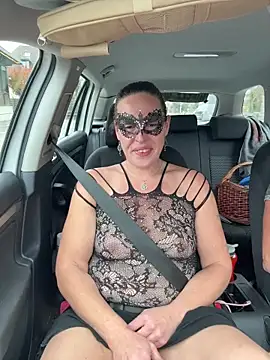 Nadja Noir online show from 8, 11, 2025