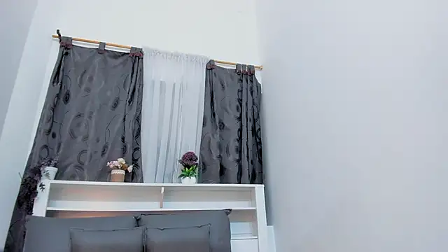 Snapshot of Mistt_Mia chatting on 29, 10, 2025 Mistt Mia online show from 29, 10, 2025