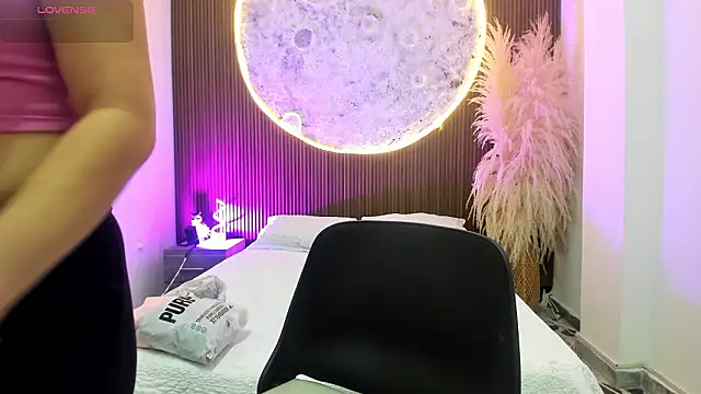 SamaraAnders  online show from 6, 2, 2026