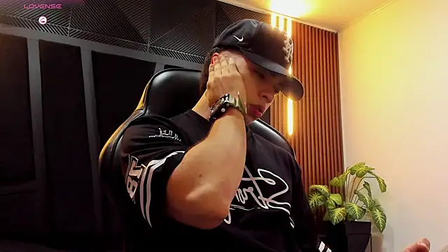 Eryonbradley online show from 2, 10, 2025