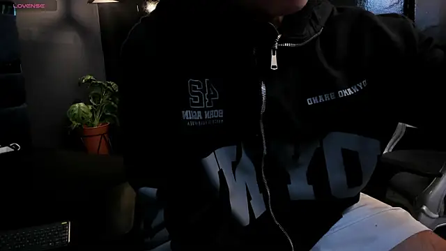 Eryonbradley online show from 7, 1, 2026