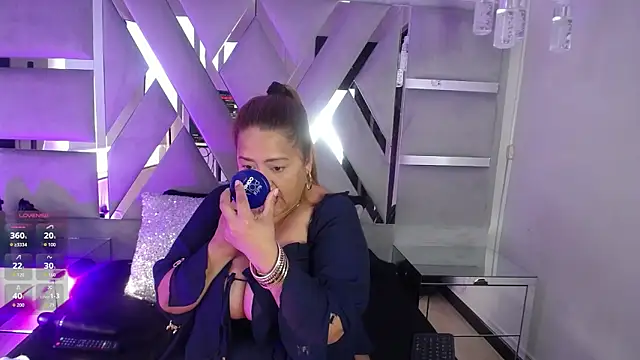 MonzerratBoyer online show from 19, 9, 2025