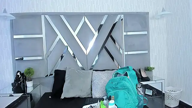 MonzerratBoyer online show from 9, 3, 2026