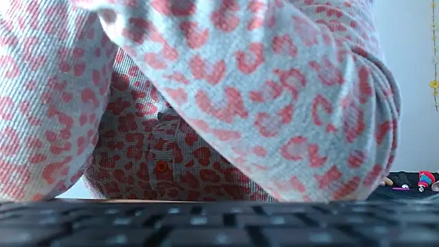 Snapshot of sajecrismaa chatting on 8, 1, 2026 sajecrismaa online show from 8, 1, 2026