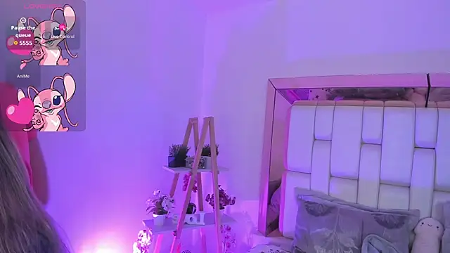 MiaVillalobos online show from 12, 9, 2025