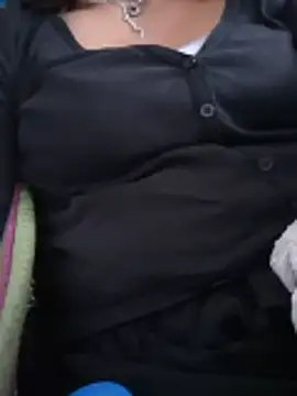 Snapshot of azucena1705 chatting on 24, 10, 2025 azucena1705 online show from 24, 10, 2025