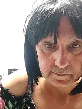 Emily de Carla online show from 9, 10, 2025