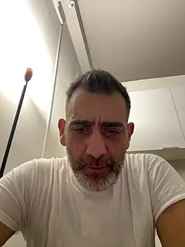 Skizzo6980 online show from 15, 2, 2026