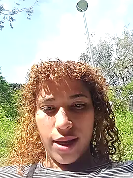 Vikyvoyeur online show from 5, 11, 2025