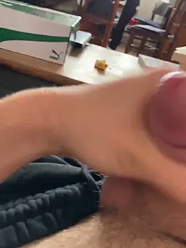 Snapshot of Loulou_2007 chatting on 12, 9, 2025 Loulou 2007 online show from 12, 9, 2025