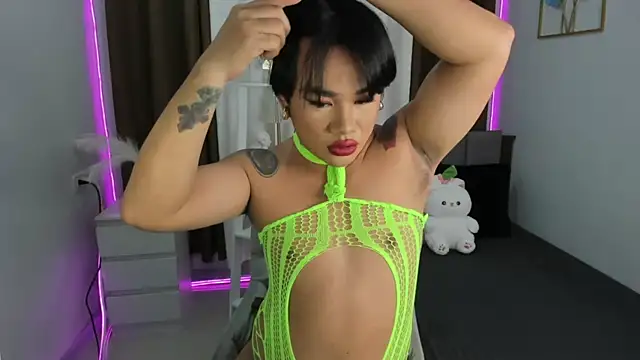 Malia Nicole online show from 22, 9, 2025