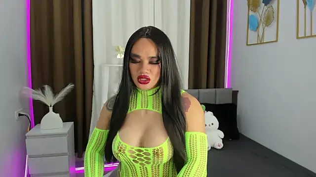 Malia Nicole online show from 23, 9, 2025