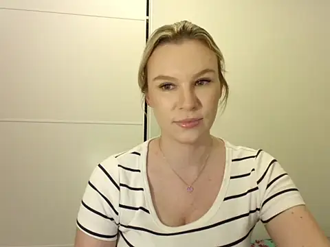 SadieBrilliance online show from 8, 10, 2025