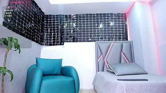 aurora tziu online show from 15, 11, 2025