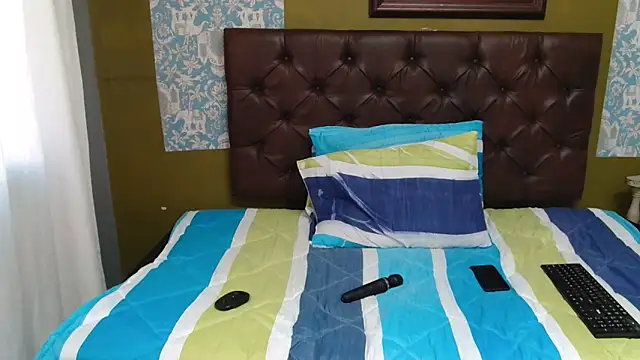 ExoticCandyx online show from 17, 10, 2025