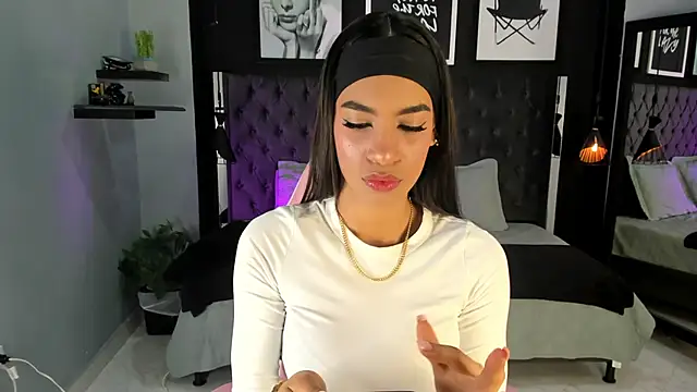 kitty collins  online show from 10, 9, 2025