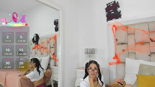 ValerieSoto online show from 30, 10, 2025