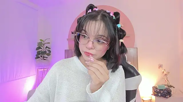 Clara Luu online show from 15, 4, 2026