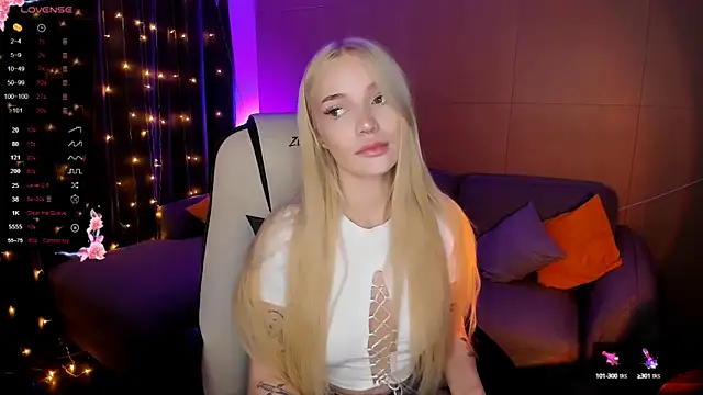 Snapshot of AnyaTaylor_ chatting on 13, 10, 2025 AnyaTaylor online show from 13, 10, 2025