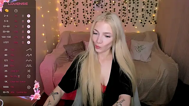 Snapshot of AnyaTaylor_ chatting on 14, 10, 2025 AnyaTaylor online show from 14, 10, 2025