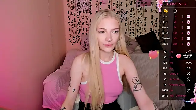 AnyaTaylor  online show from 26, 11, 2025