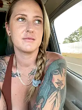 OdetteDelane online show from 17, 10, 2025