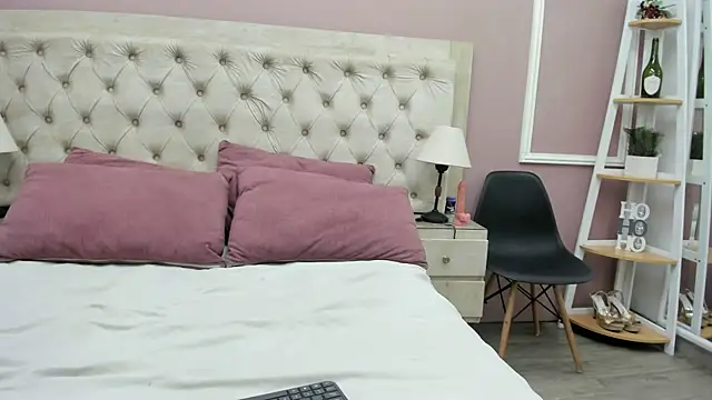 merlyaluna online show from 20, 4, 2026