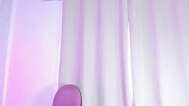 Victoria Guzman online show from 30, 9, 2025