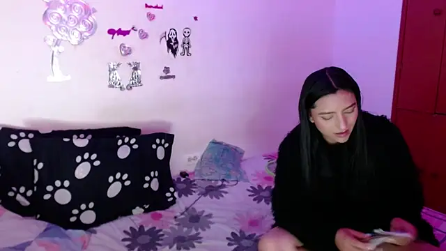 Snapshot of EvaHarryy chatting on 4, 7, 2026 EvaHarryy online show from 4, 7, 2026